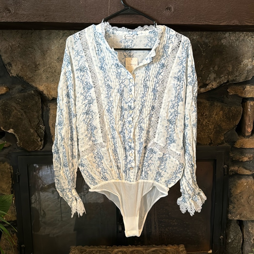 NWT free people romantic body suit… so lovely!! 🩵 🤍